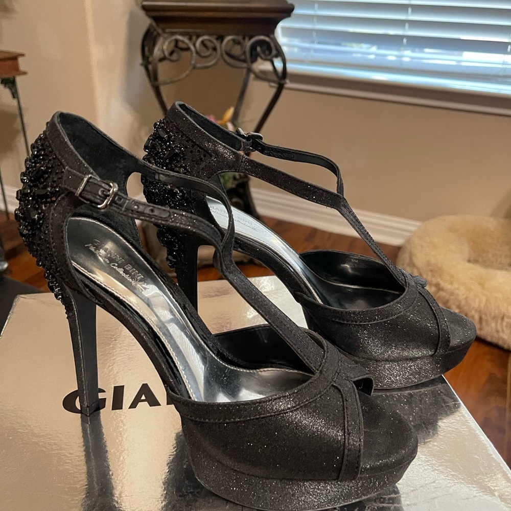NEW Black sparkle Gianni Bini heels 8M